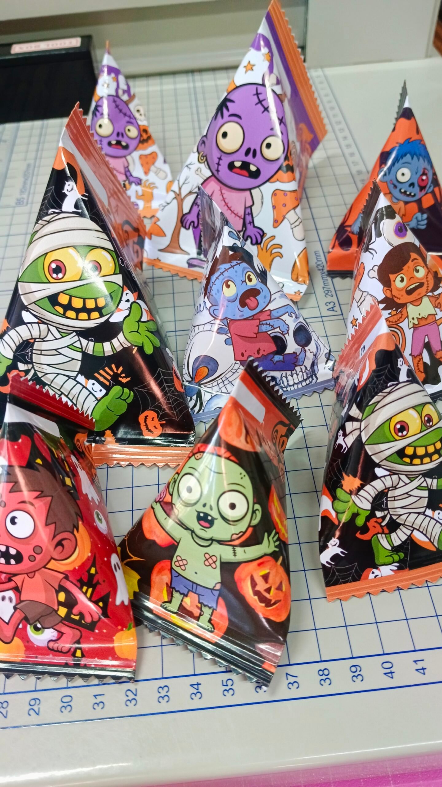 HALLOWEEN MINI CHIPSBAG 15 DESIGN TEMPLATE - Image 2